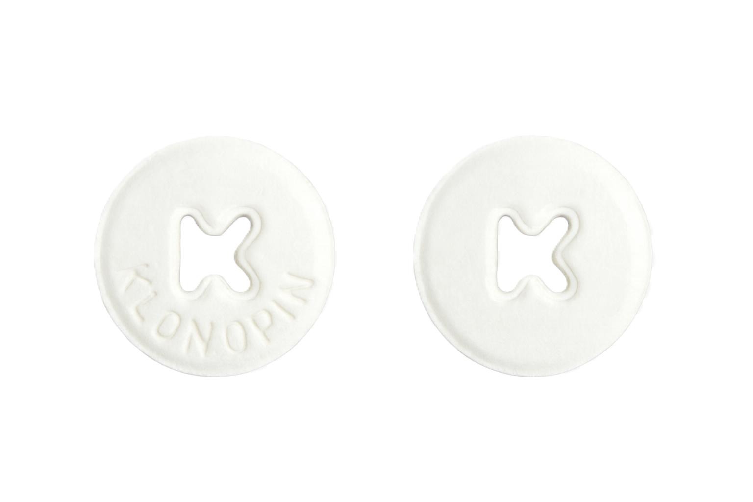 service_photo_nofilter-01-bw buy-klonopin-clonazepam